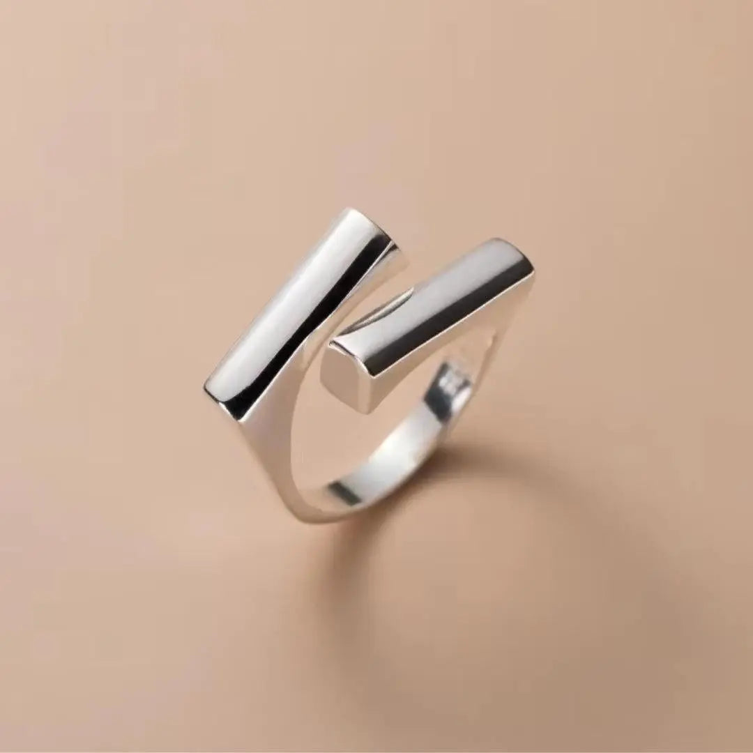 Open Curve Ring