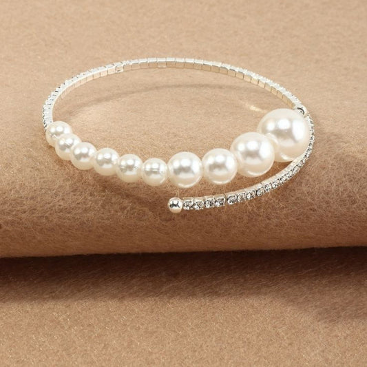 Pearl Curve Bracelet