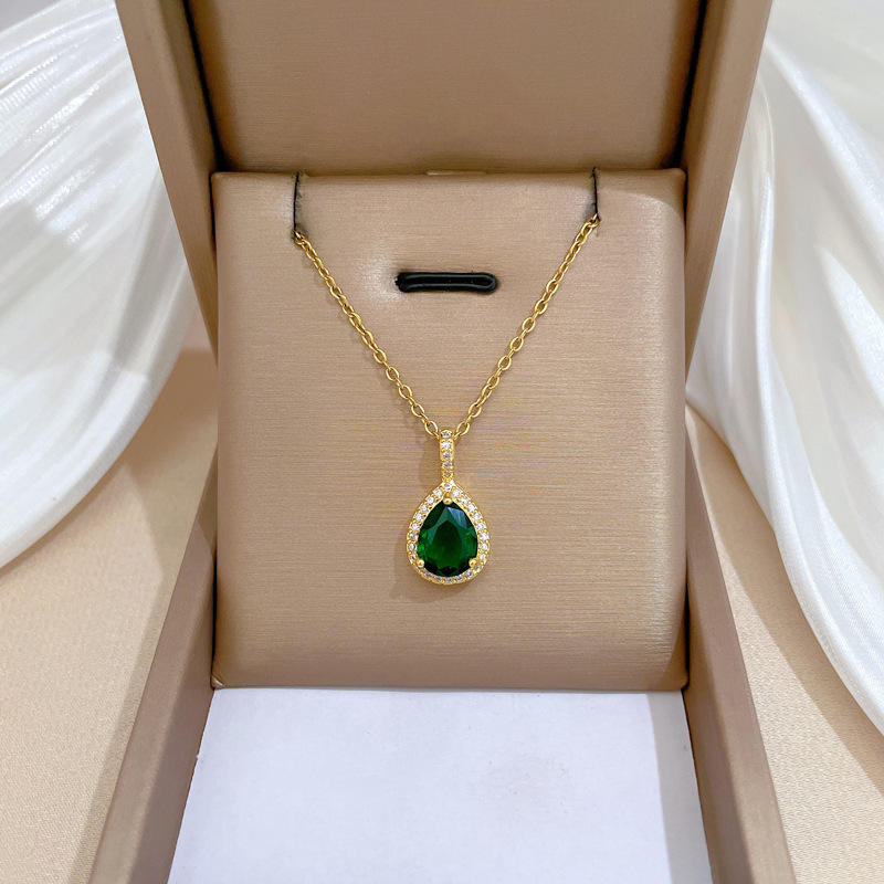 Emerald Glow Teardrop Set