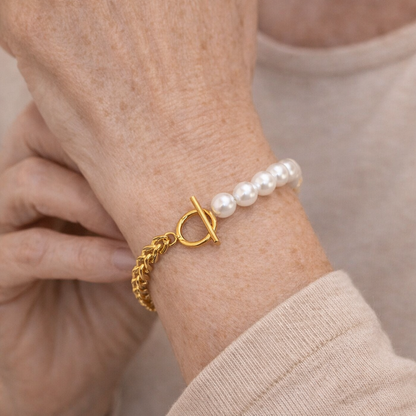 Vintage Pearl Contrast Bracelet